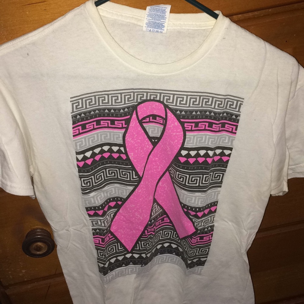 Men’s medium Breast Cancer support graphic tee
